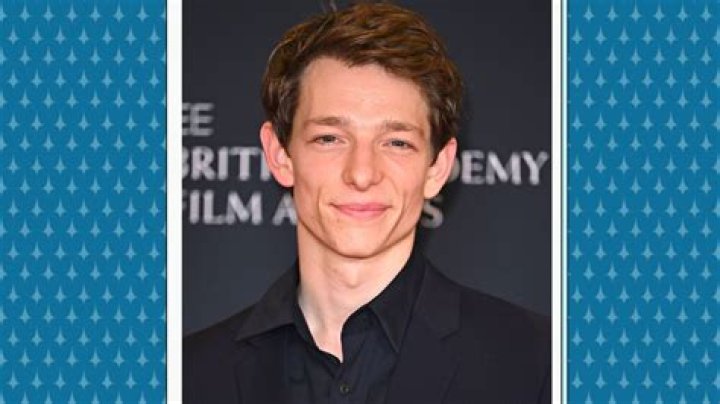 Mike Faist's Dating Life Explored